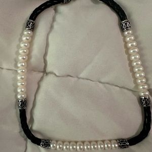 Smithsonian Cultured Pearl Necklace and matching earrings